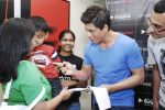 Shahrukh Khan at Reebok and bollywoodhungama.com meets the My Name Is Khan online contest winners in Mannat on 23rd March 2010 (14).JPG